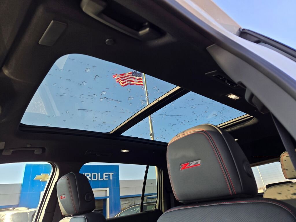 New 2026 Polar White Tricoat Chevrolet Z71 image 19