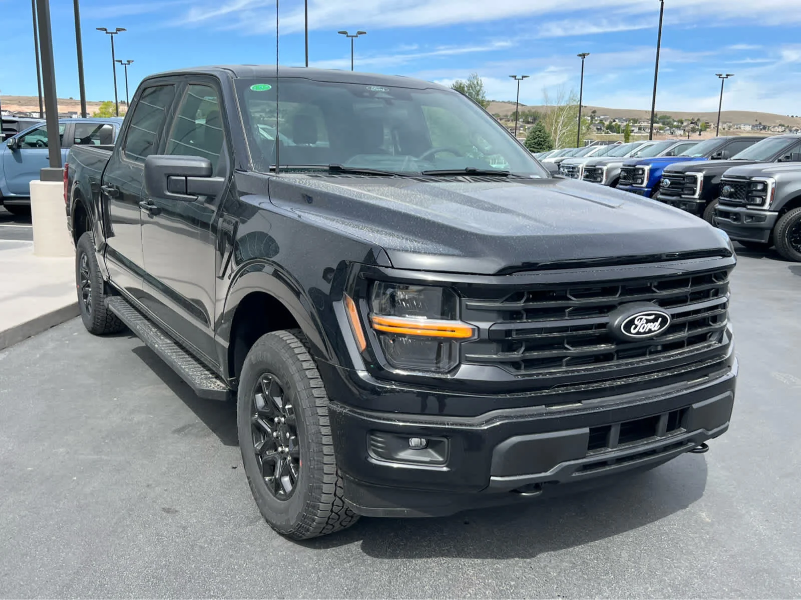 New 2026 Agate Black Metallic Ford XLT image 4