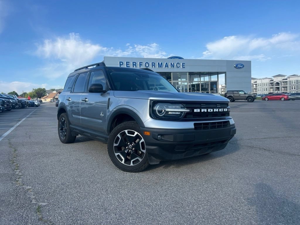Used 2022 Silver Metallic Ford Outer Banks image 1