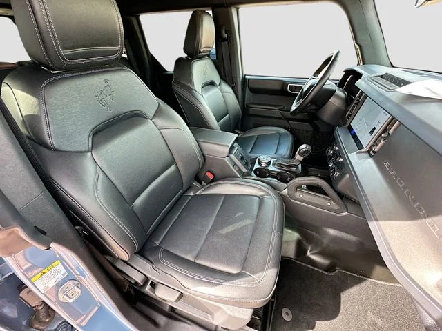 Used 2025 Gray Ford Badlands image 27