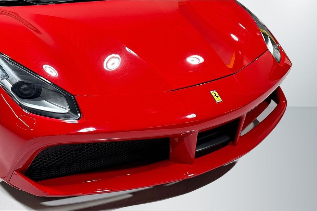Used 2018  Ferrari  image 26