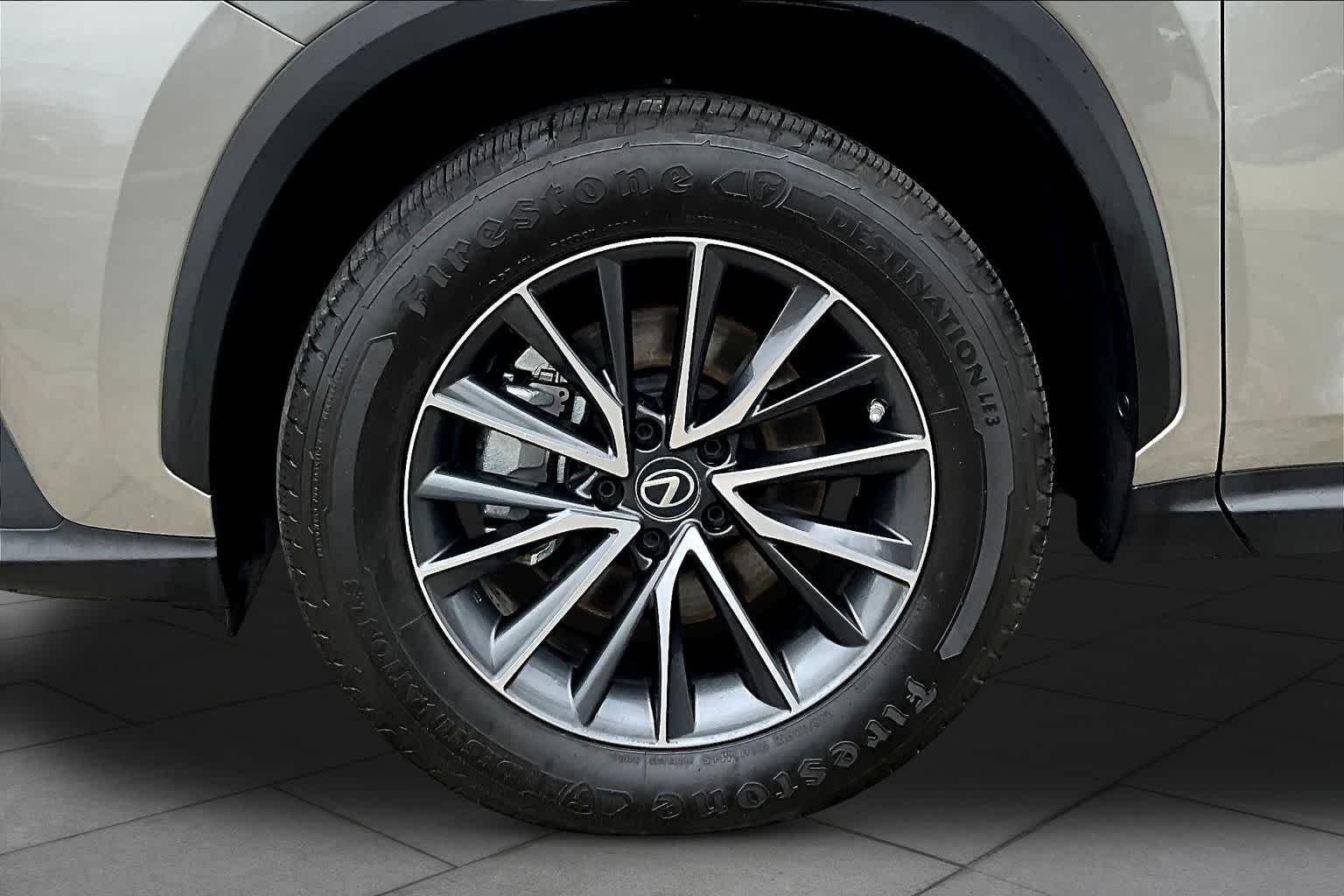 Used 2023 Atomic Silver Lexus Premium image 20