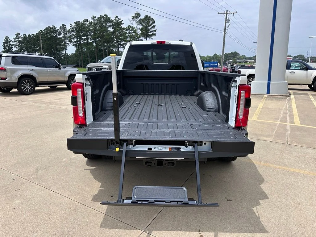New 2026 Star White Metallic Tri-Coat Ford F-350® King Ranch® image 31