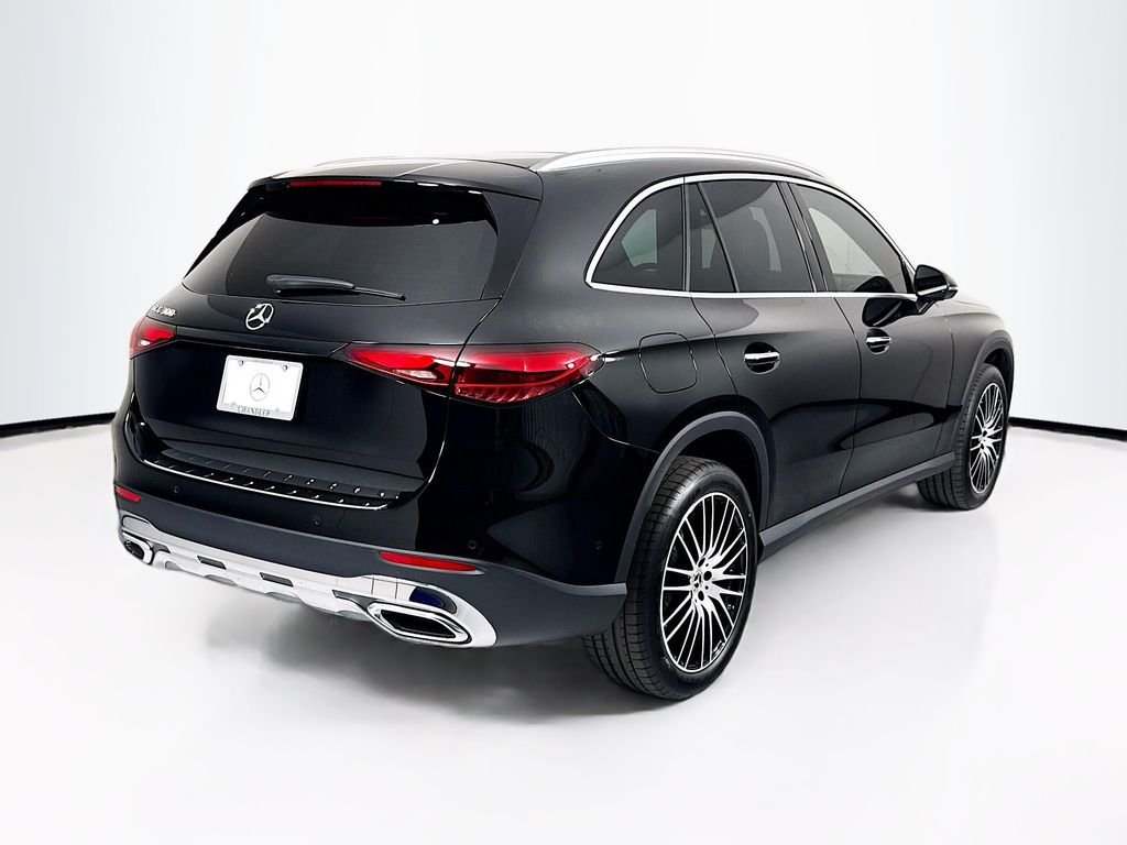 New 2026 Black Mercedes-Benz GLC 300 image 5