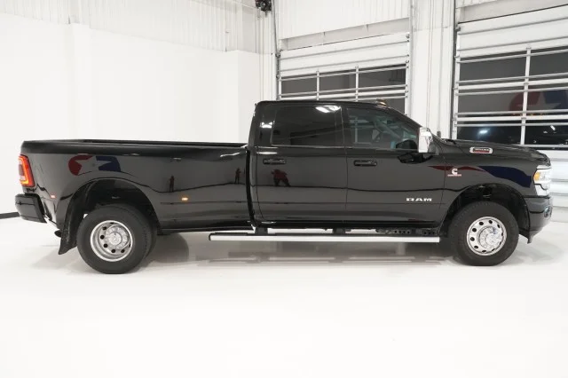 Used 2023 PXJ_Diamond_Black_Crystal_P/C Ram Laramie image 4