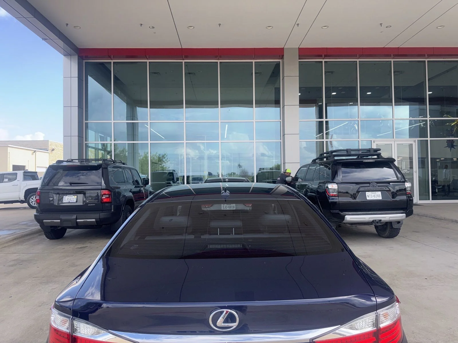 Used 2014 Blue Lexus 350 image 12