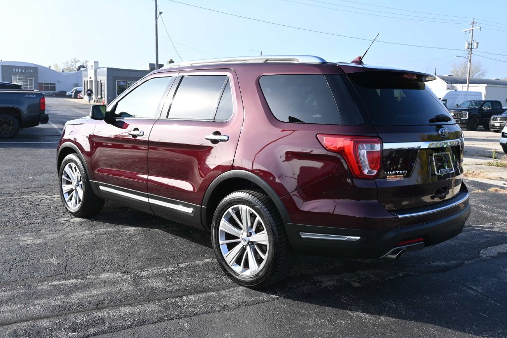 Used 2019 Burgundy Ford Limited image 11