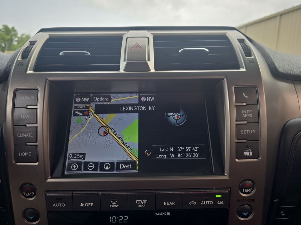 Used 2021 White Lexus 460 image 22