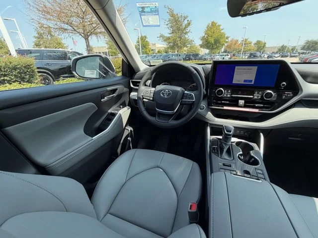 New 2026 Wind Chill Pearl Toyota XLE image 22
