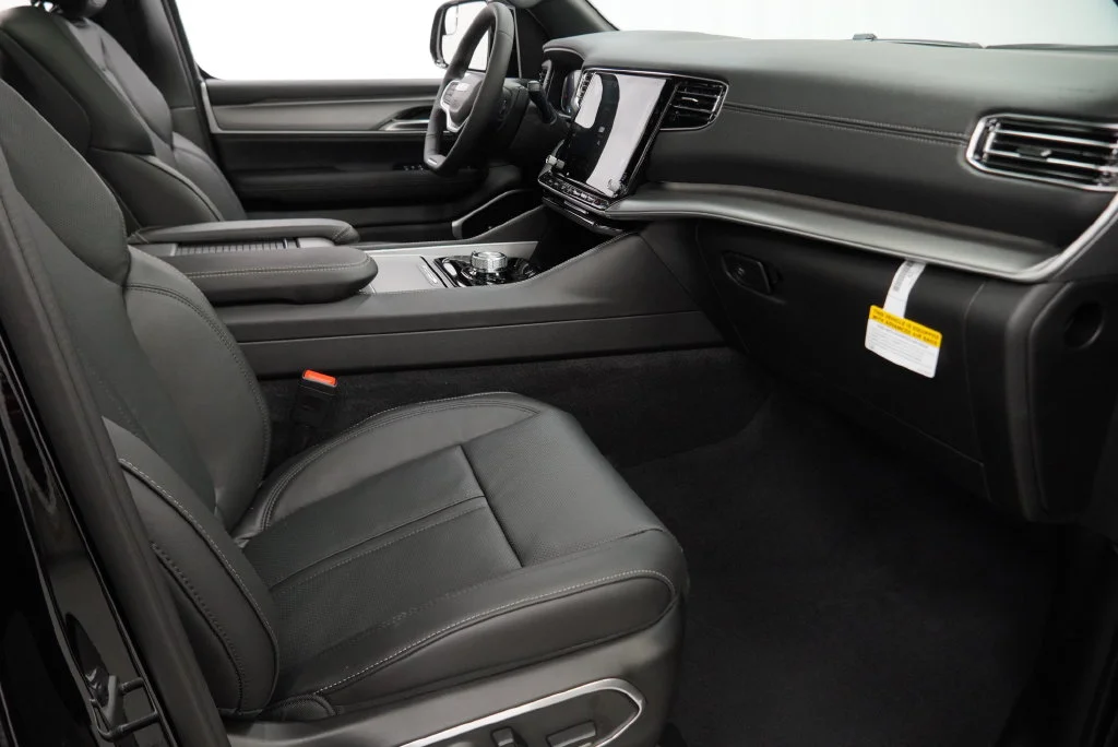 New 2027 High Gloss Black Paint Jeep  image 36