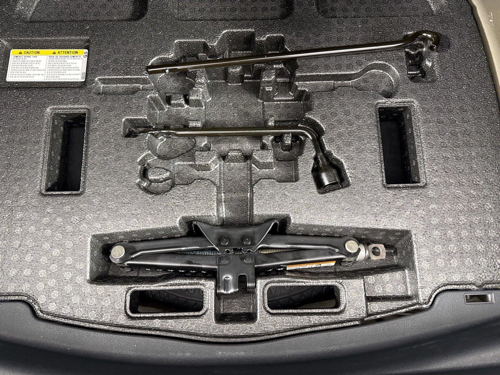 Used 2018 Predawn Gray Mica Toyota XLE image 39