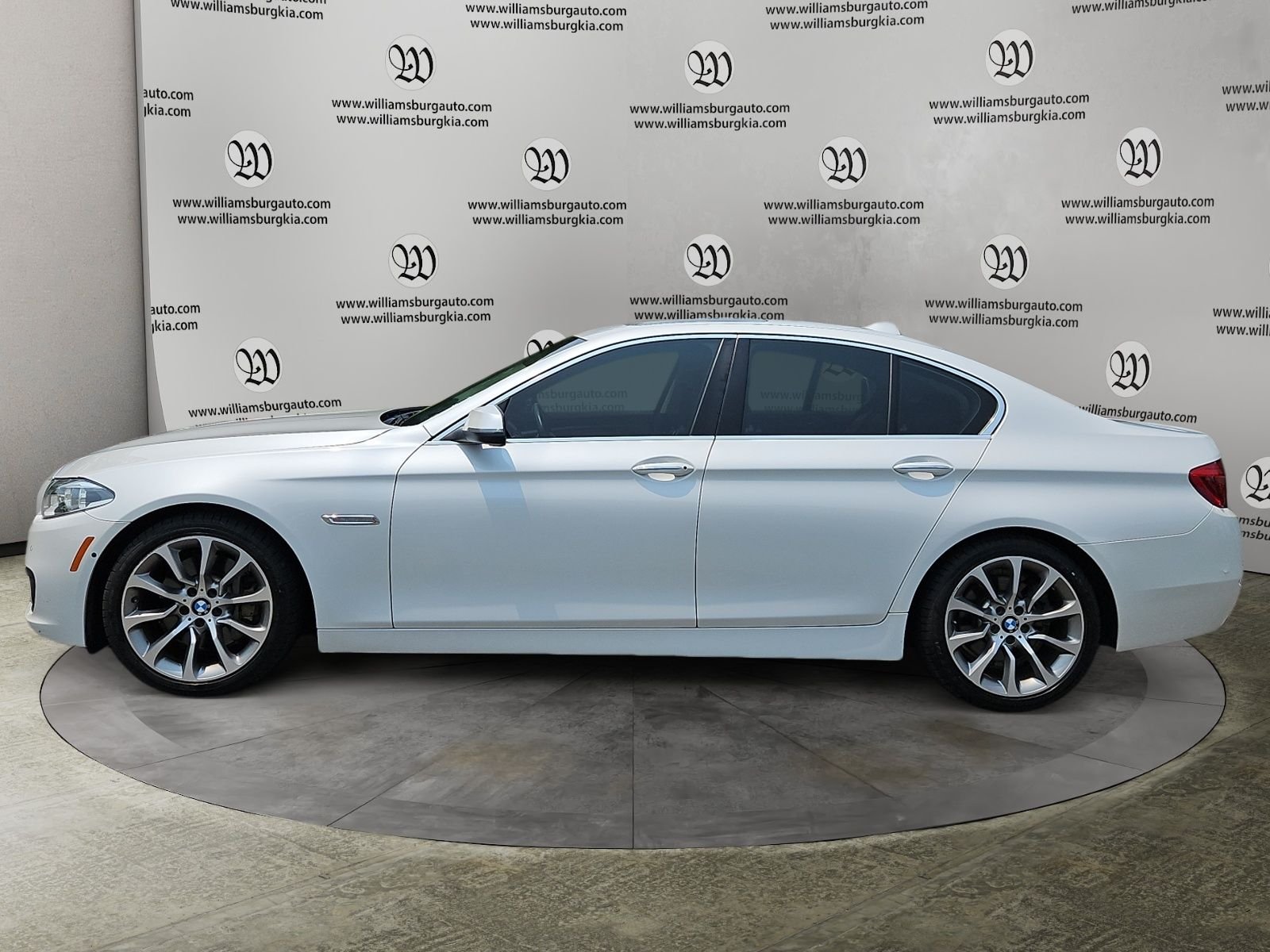 Used 2016 White BMW 535i xDrive image 2