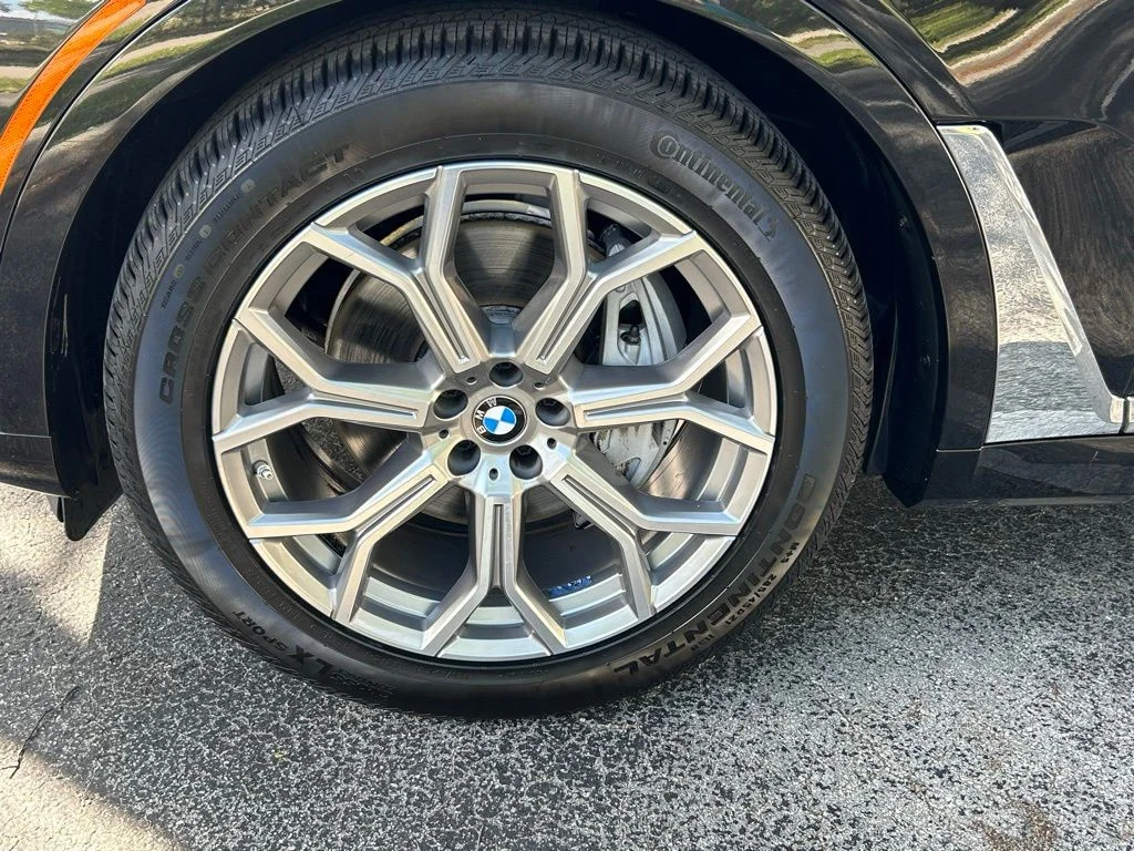 Certified Used 2025 Black BMW xDrive40i image 31