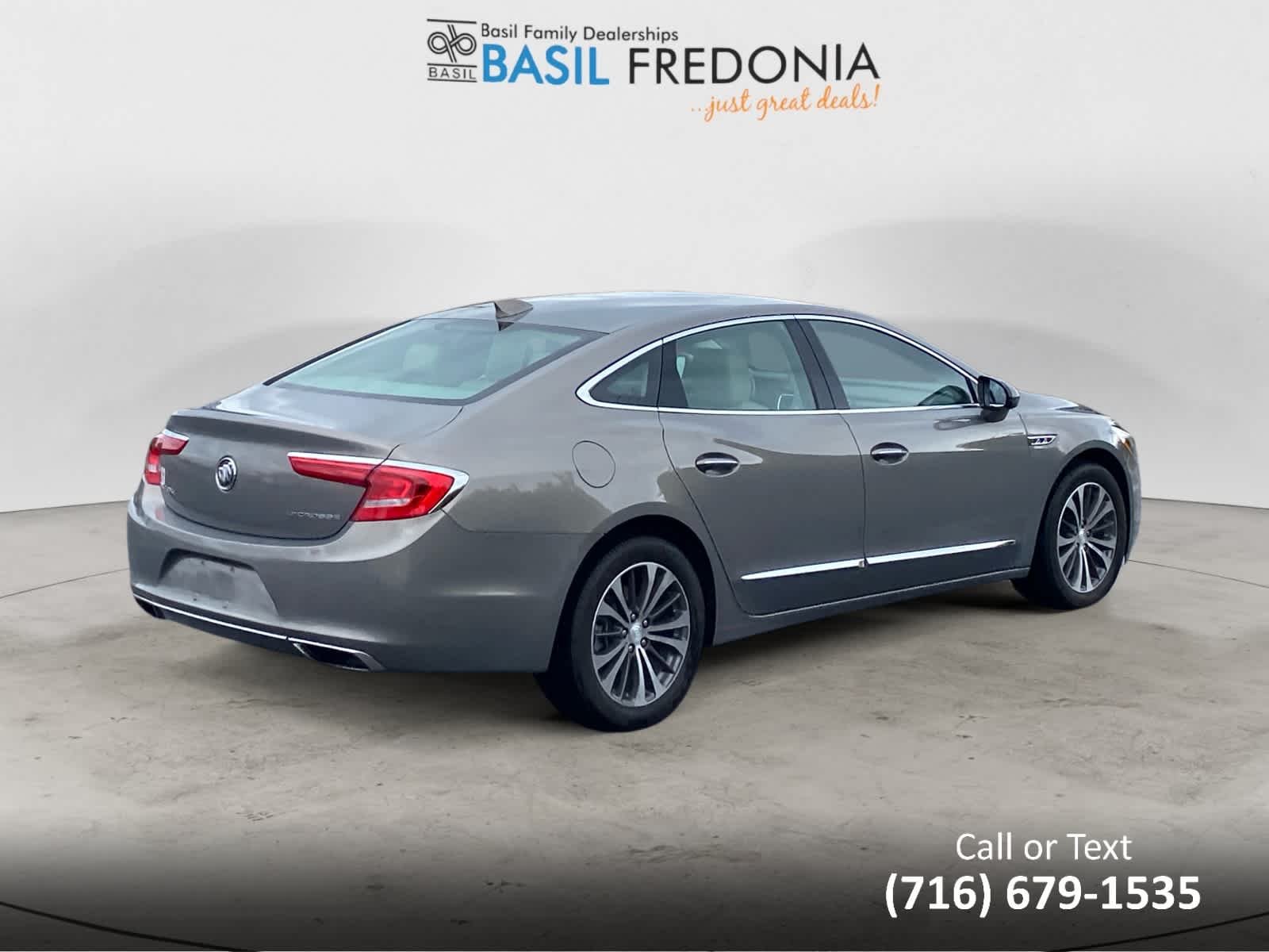 Used 2017 Pepperdust Metallic Buick Essence image 9