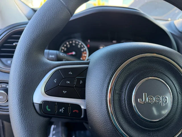 Used 2023 Black Jeep Latitude image 18