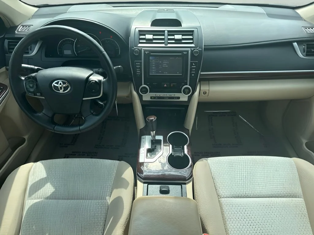 Used 2012 Gold Toyota XLE image 12