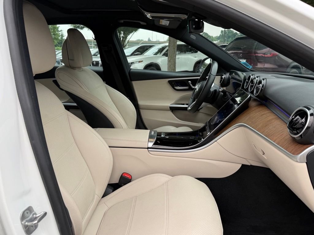 Used 2024  Mercedes-Benz C 300 image 34