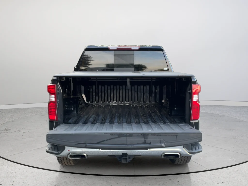 Used 2021 Black Chevrolet LT image 19