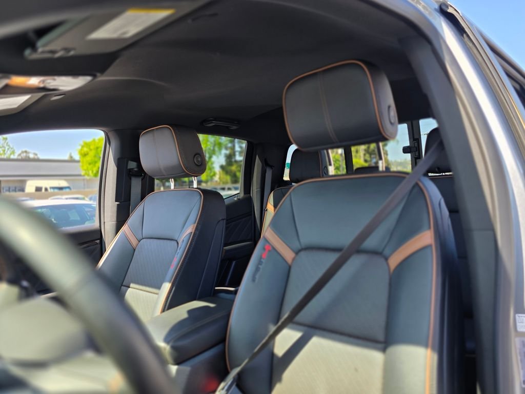 2025 GMC Canyon AT4 - Photo 14