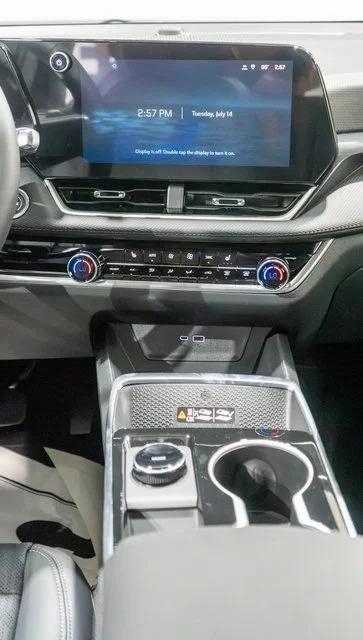 New 2027 Summit White Chevrolet LT image 14