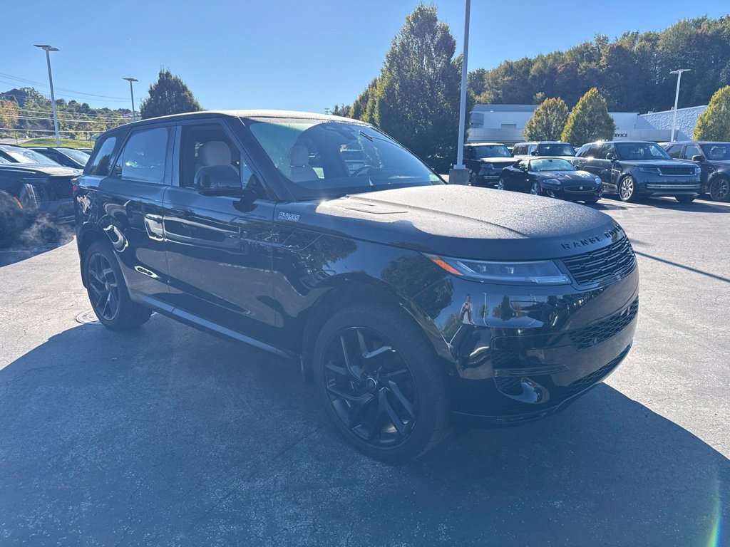 Used 2025 Santorini Black Metallic Land Rover SE image 8