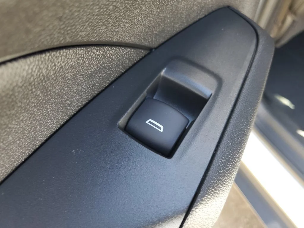 Used 2026 Summit White Chevrolet 2RS image 17