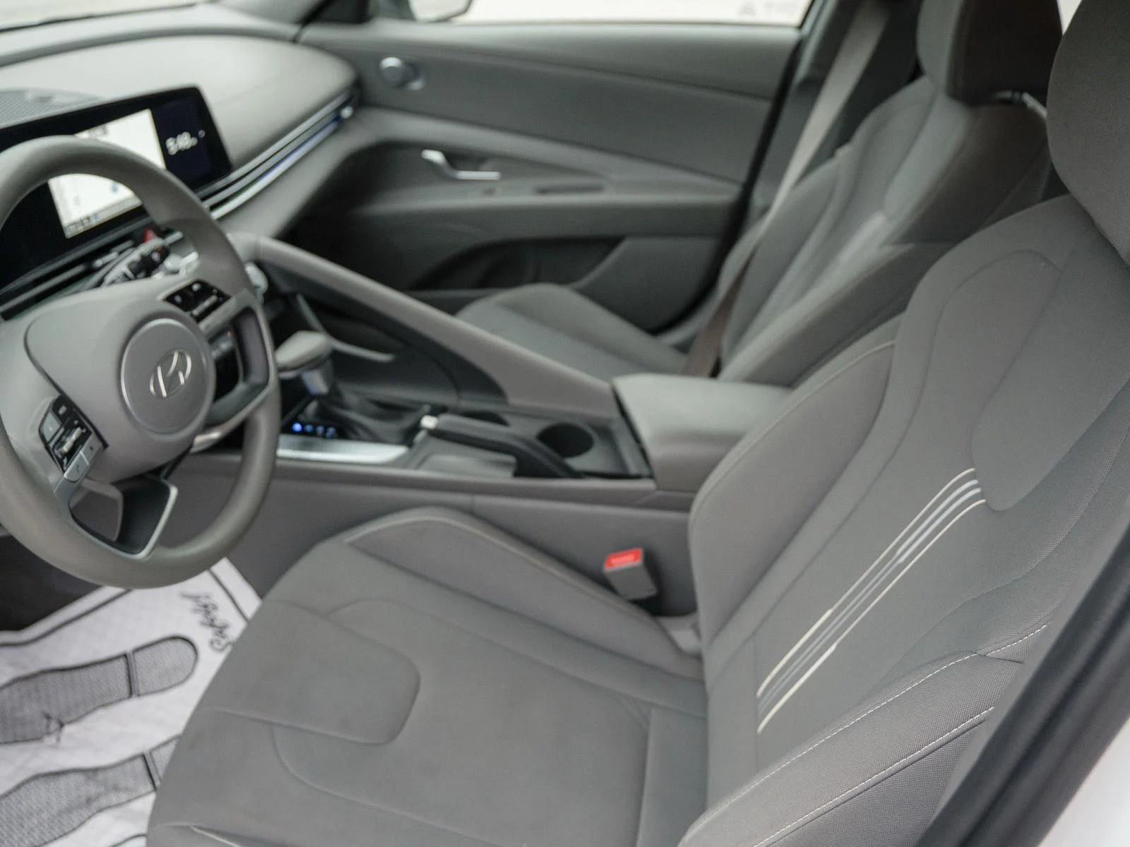 Used 2024 Serenity White Hyundai SEL image 10