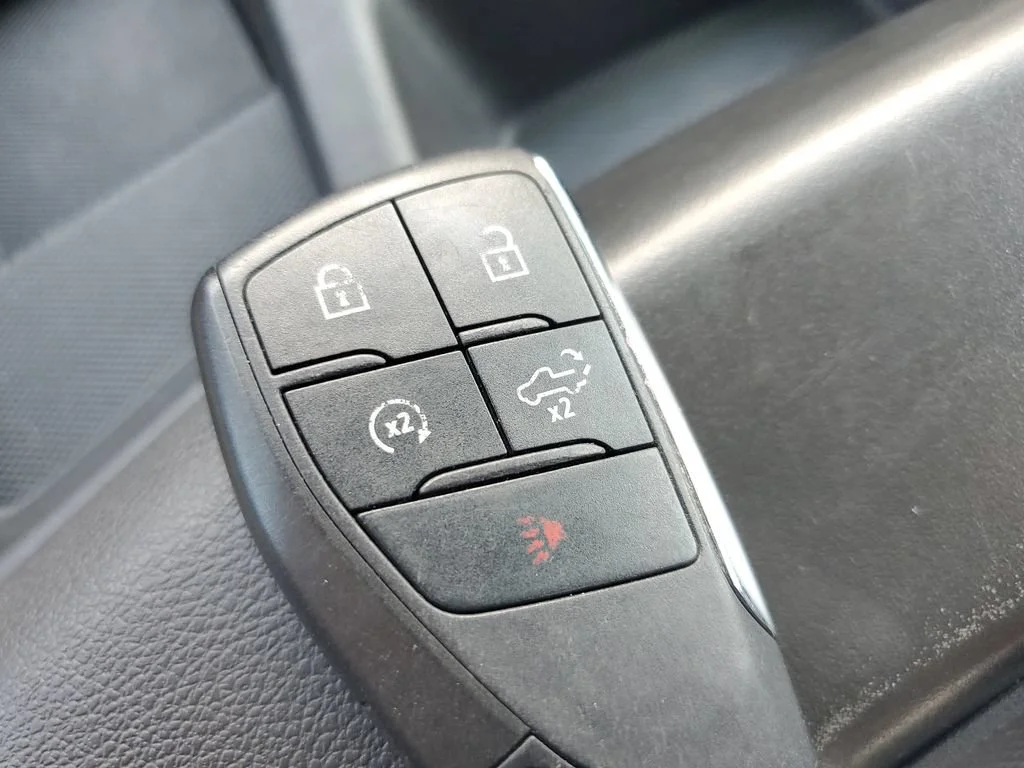 Used 2023 STERLING GRAY METALLIC Chevrolet Custom image 26