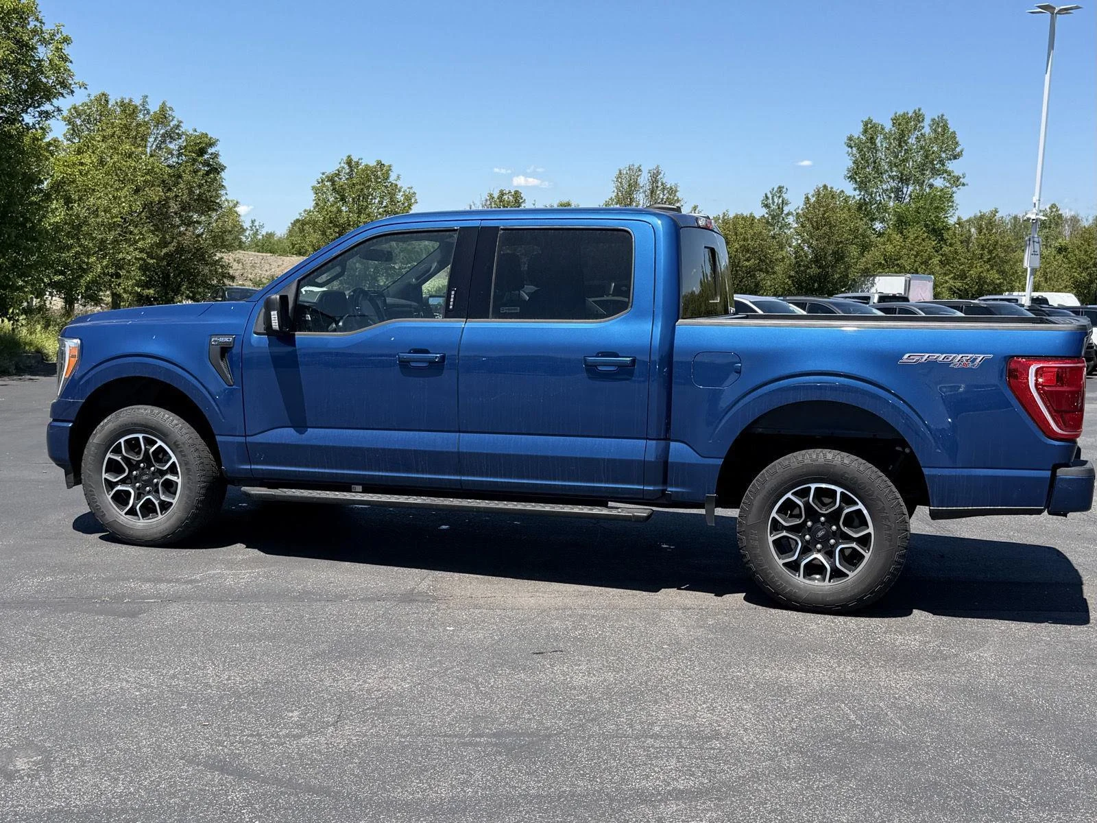 Used 2022 Atlas Blue Ford XLT image 5