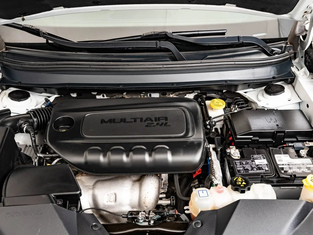 Used 2019 Bright White Clear Coat Jeep Latitude image 48