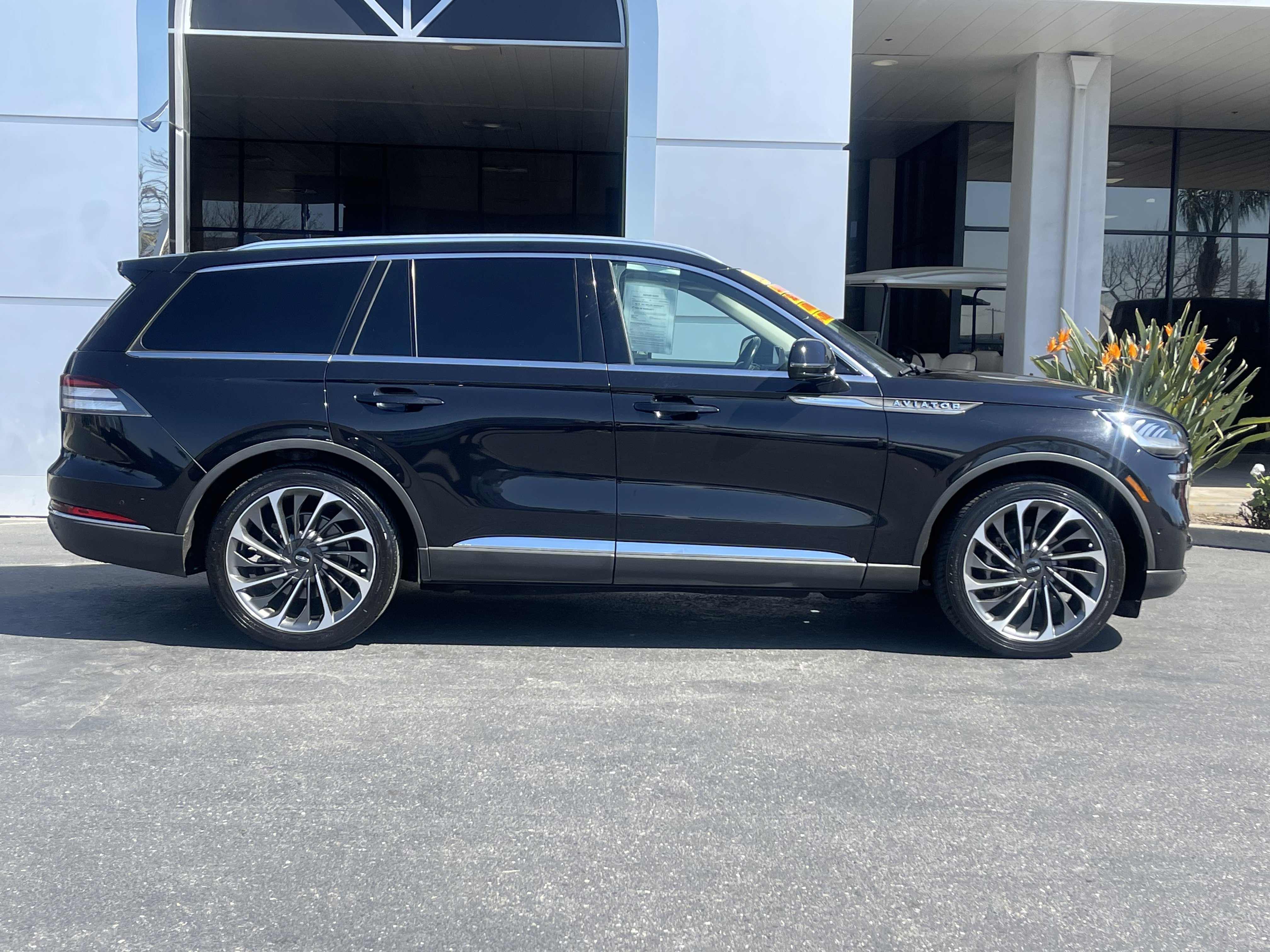 View vehicle photo 7