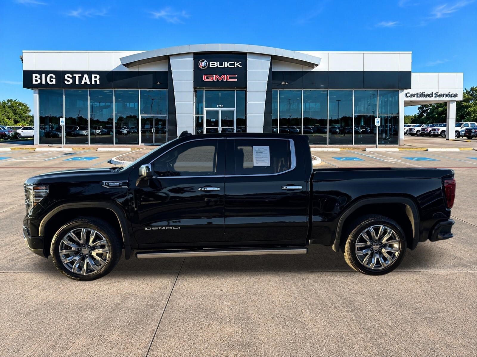 Used 2025 Onyx Black GMC Denali image 3
