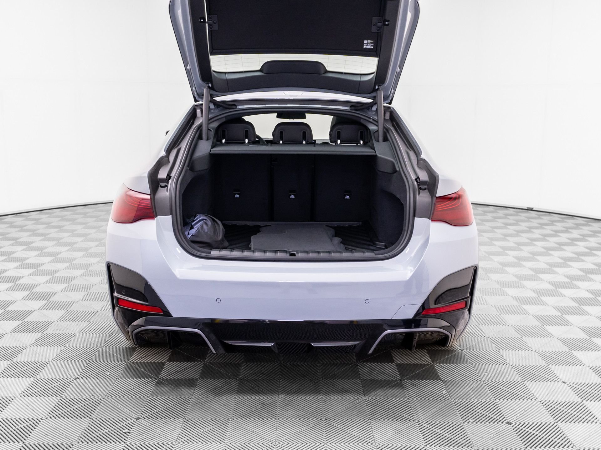 New 2026 Brooklyn Grey Metallic BMW xDrive40 image 34