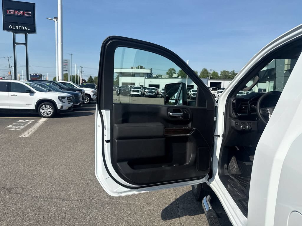 New 2026 Summit White GMC SLE image 17