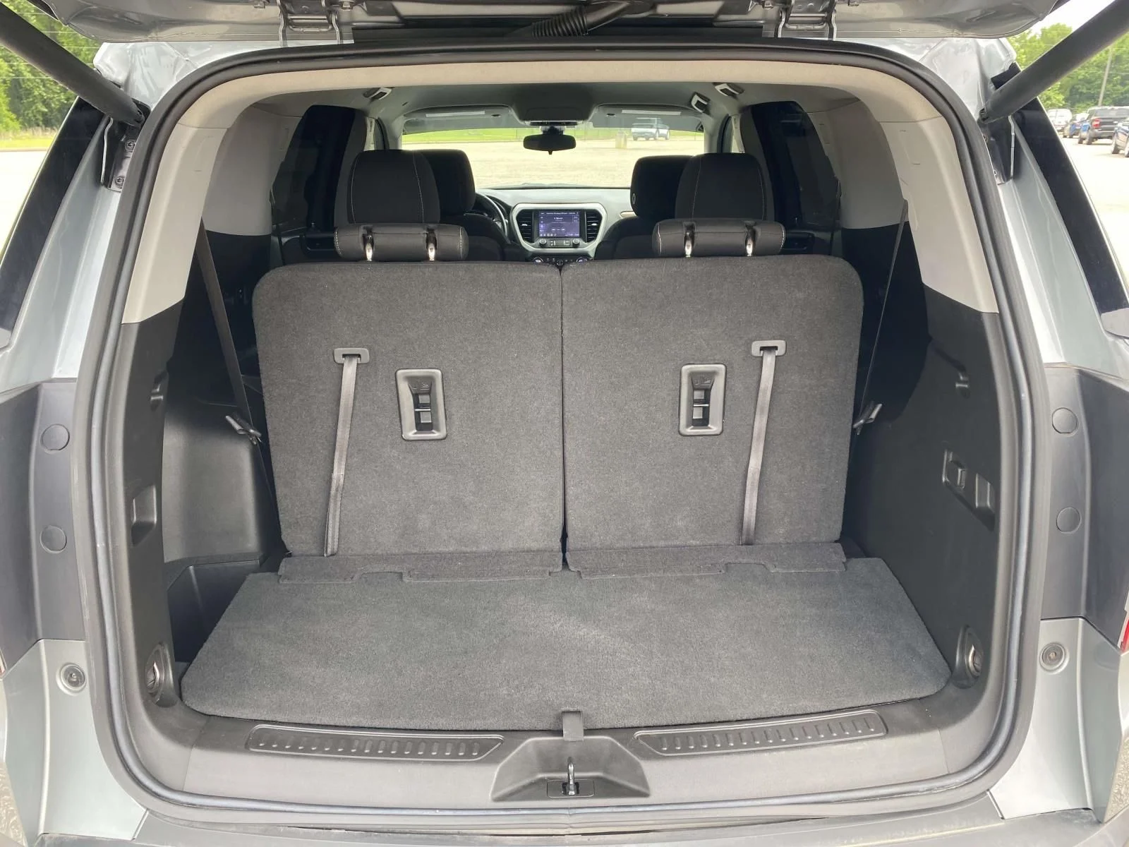 Used 2023 Silver GMC SLE image 10