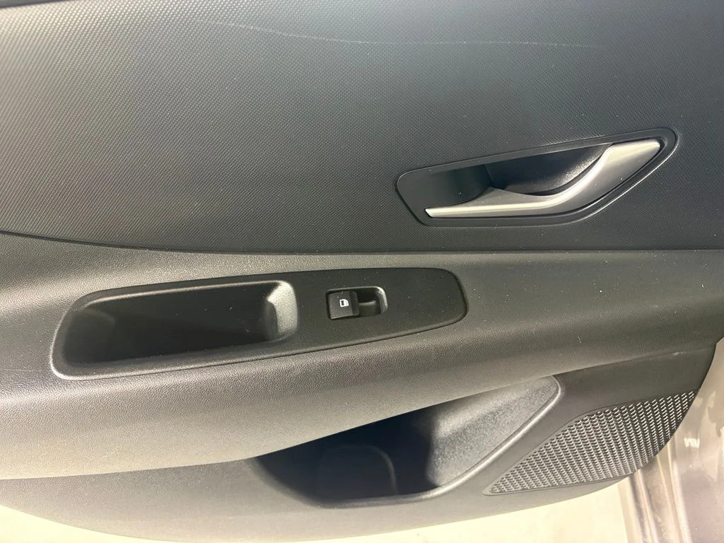 Used 2024 Silver Hyundai SEL image 33