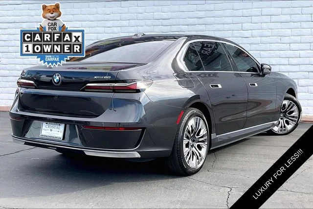 Used 2023 Gray BMW xDrive60 image 13