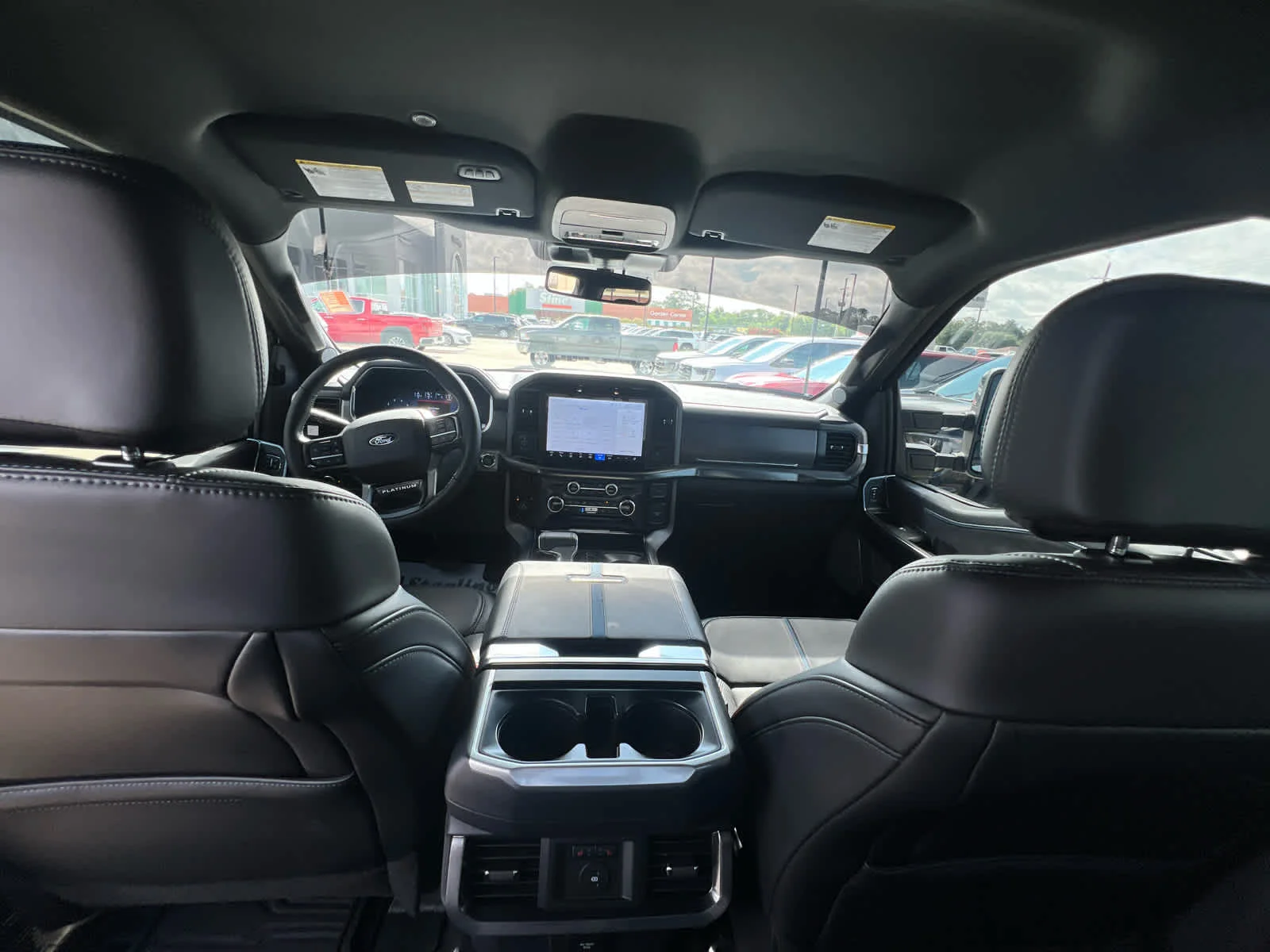 2025 Ford F-150 Platinum - Photo 14