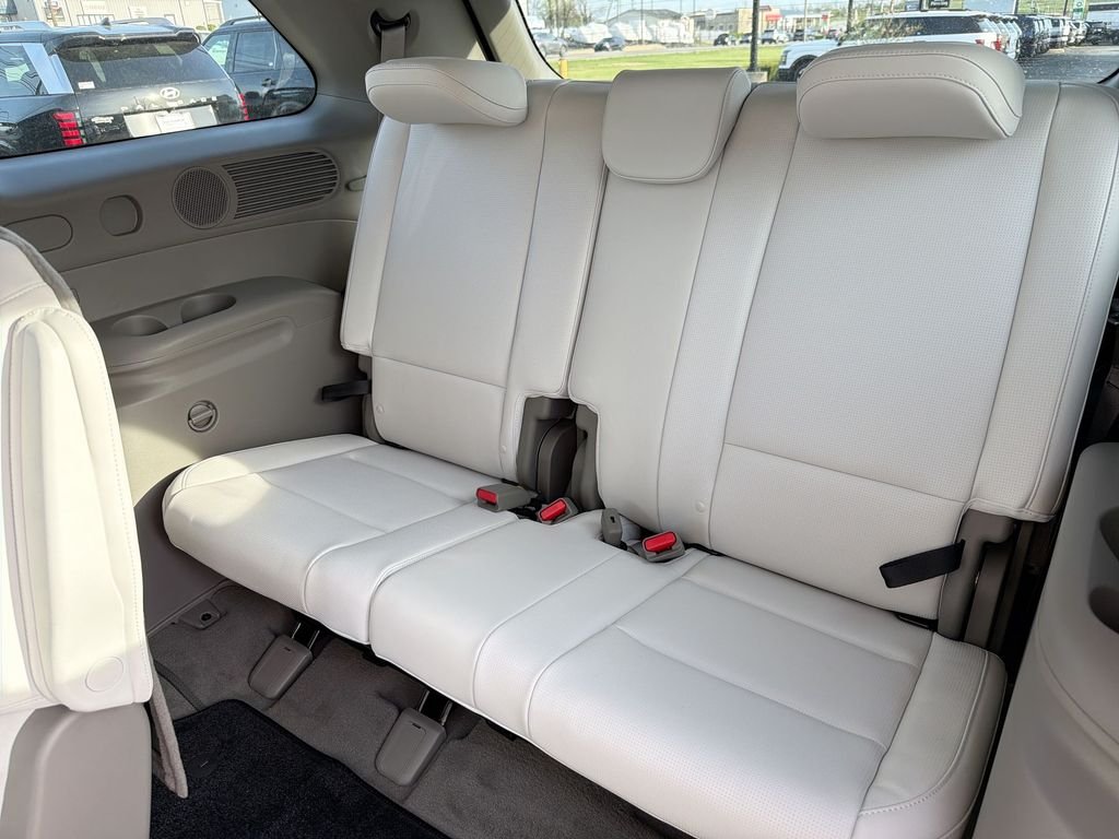 New 2026 White Hyundai SEL AWD image 24