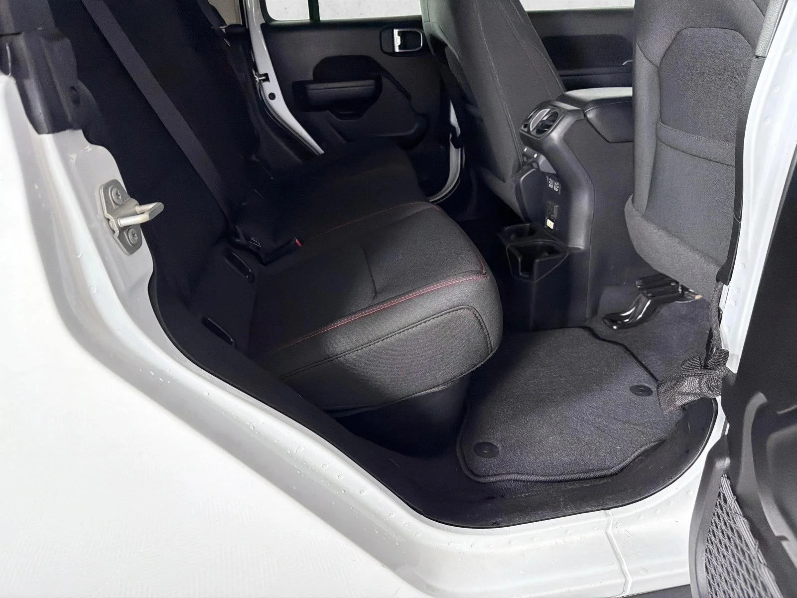Used 2023 White Jeep Rubicon image 16