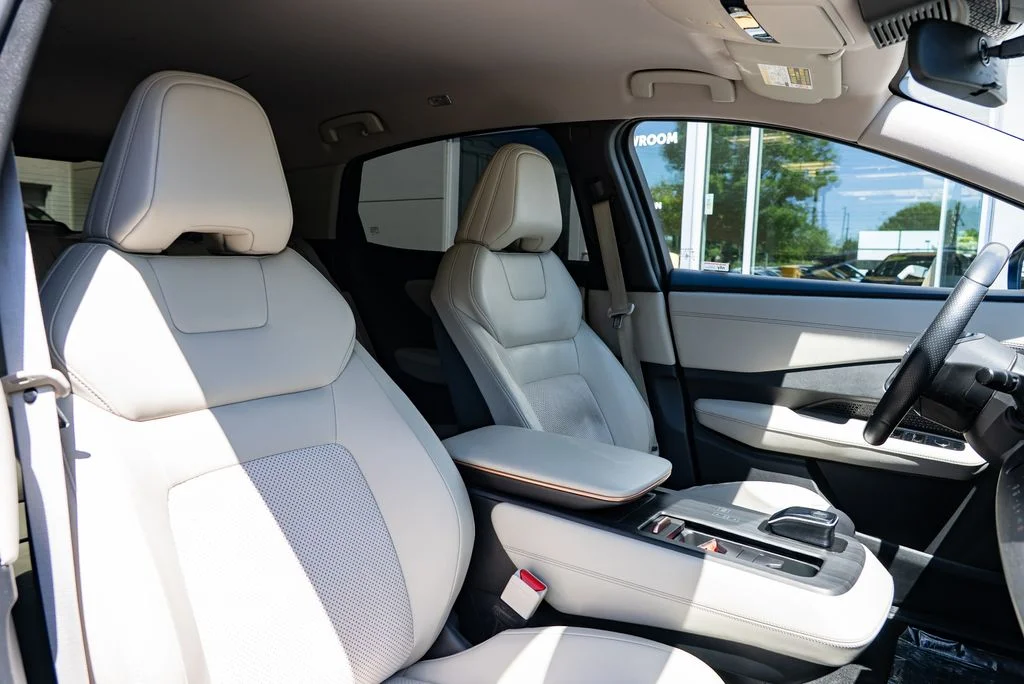 Used 2023 Black Nissan ENGAGE image 26