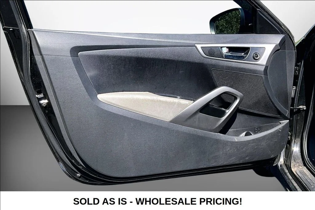 Used 2012 Black Hyundai Base image 19