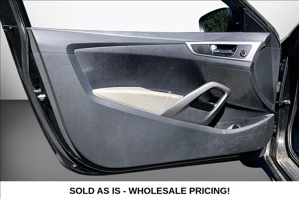 Used 2012 Black Hyundai Base image 19