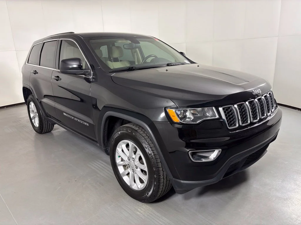 Used 2022 Black Jeep Laredo E image 2