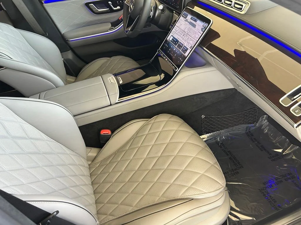 Used 2023 Silver Mercedes-Benz S 580 image 25