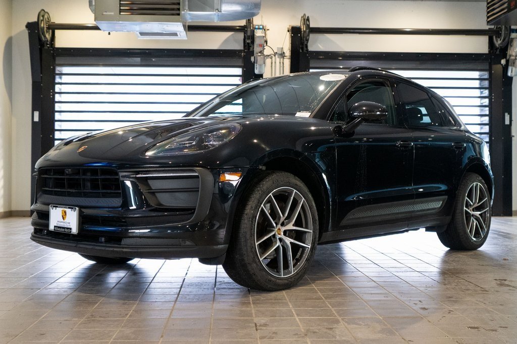 2022 Porsche Macan Base