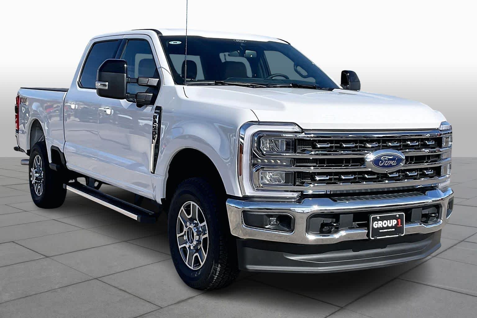 New 2026 Star White Metallic Tri-Coat Ford F-250® Lariat® image 2