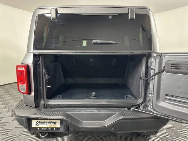 Used 2023  Ford Base image 20