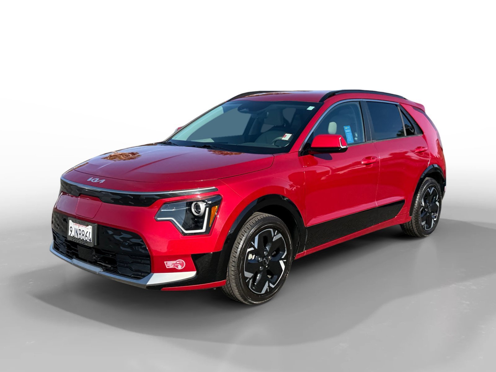 Used 2023 Red Kia Wind image 1