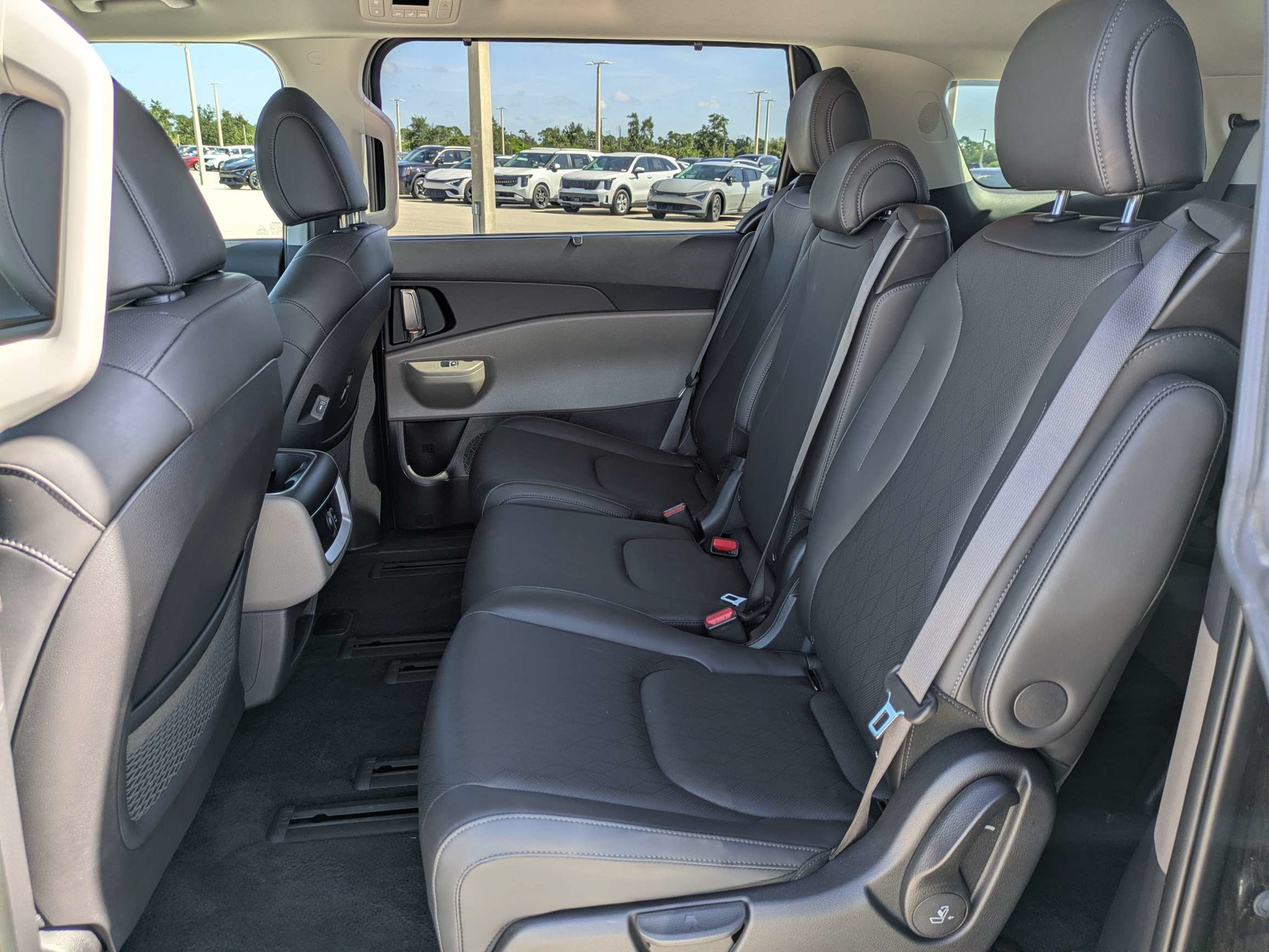Certified Used 2025 Panthera Metal Kia EX image 17
